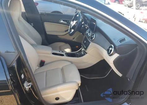 2018 Mercedes-Benz Cla 250 z USA, uszkodzony, nr VIN WDDSJ4EB9JN543851